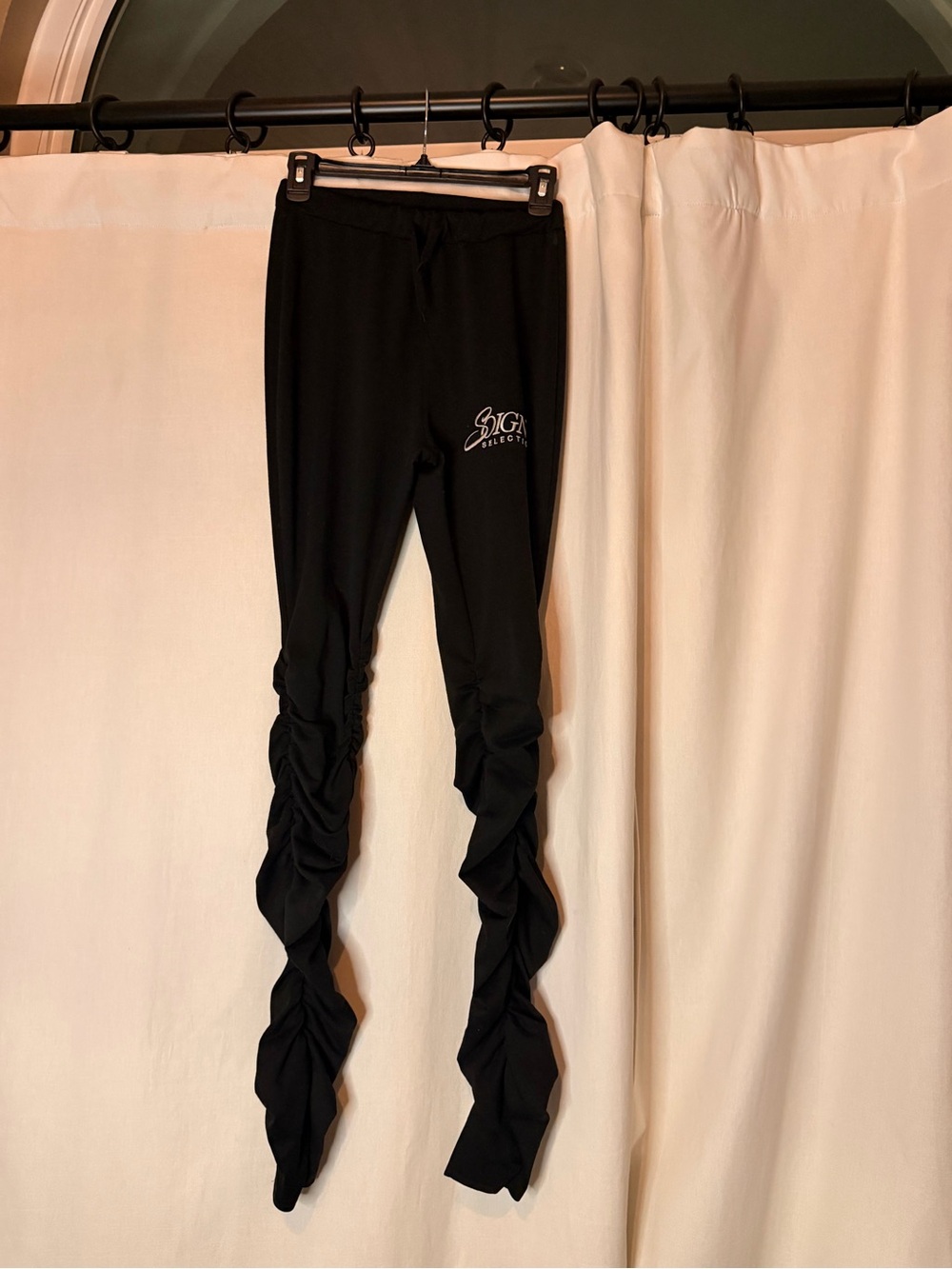 Black Ruched Women’s Sweats